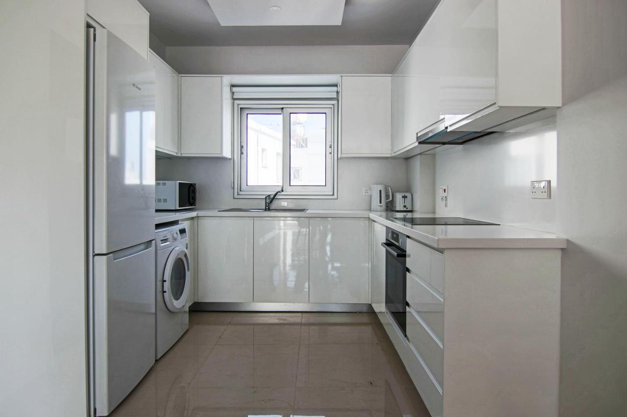 Phaedrus Living: Seaside Luxury Flat Lighthouse 65 Apartamento Pafos Exterior foto